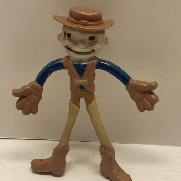 Rare Used COLLECTIBLE BENDY POSABLE COWBOY Toy RINCO RARE Action Figure - Picture 1 of 4